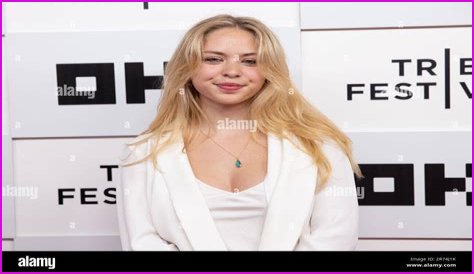 Fame | Sophie Ostroy net worth and salary income estimation Jan, 2024